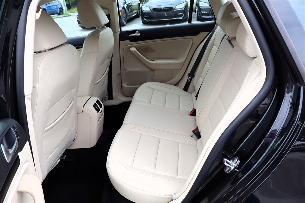 2014 Volkswagen Jetta - $9,995