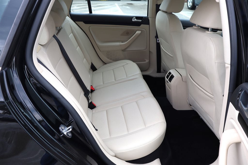 2014 Volkswagen Jetta - $9,995