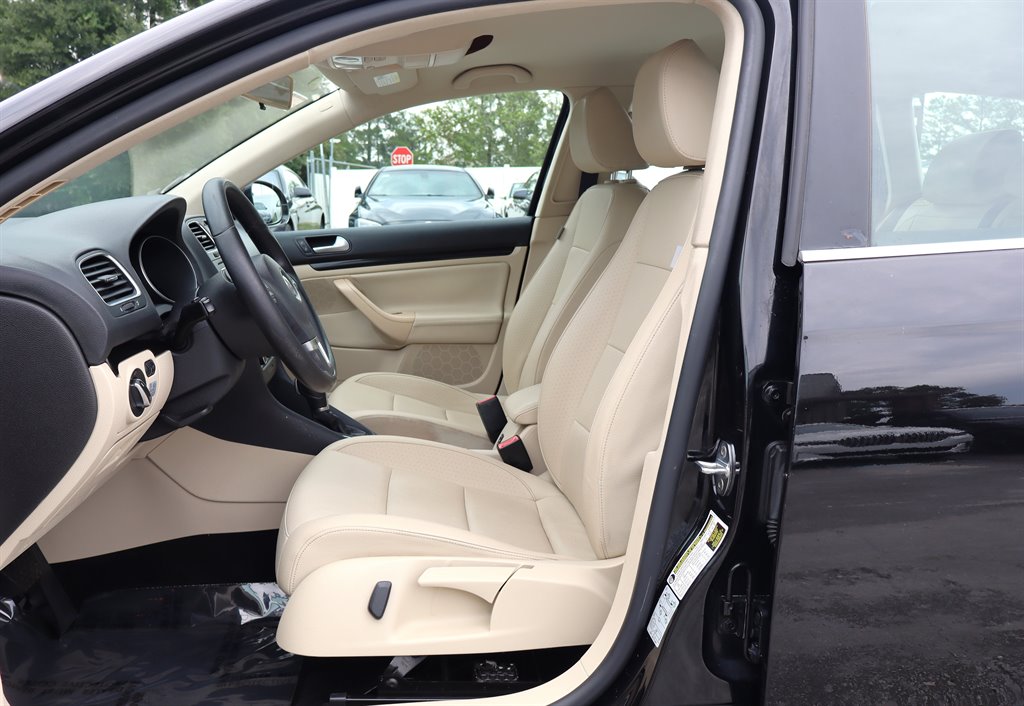2014 Volkswagen Jetta - $9,995