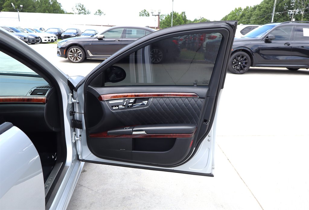 2008 Mercedes-Benz S-class - $21,995