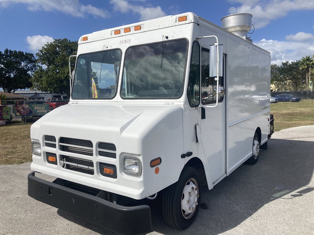 The 2005 Freightliner Food Truck  photos