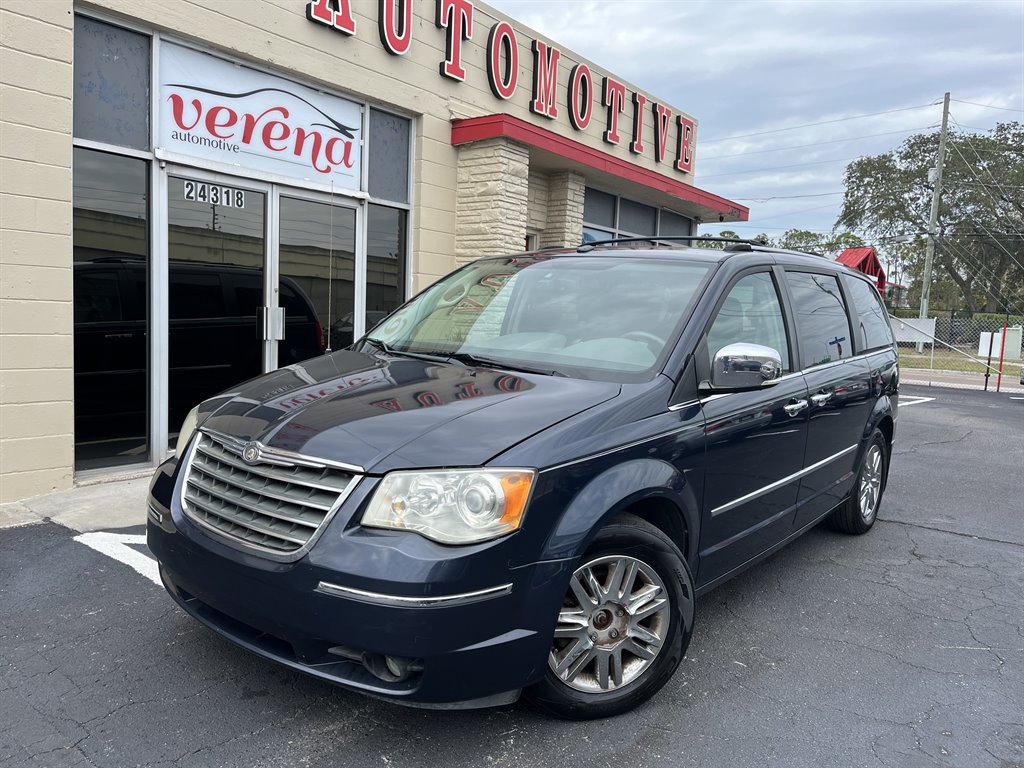 2009 Chrysler Town & Country Limited photo