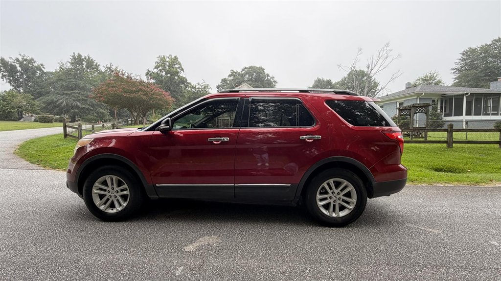 2014 Ford Explorer - $9,995