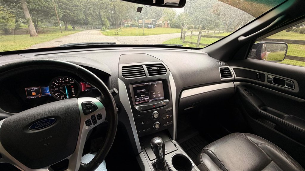2014 Ford Explorer - $9,995