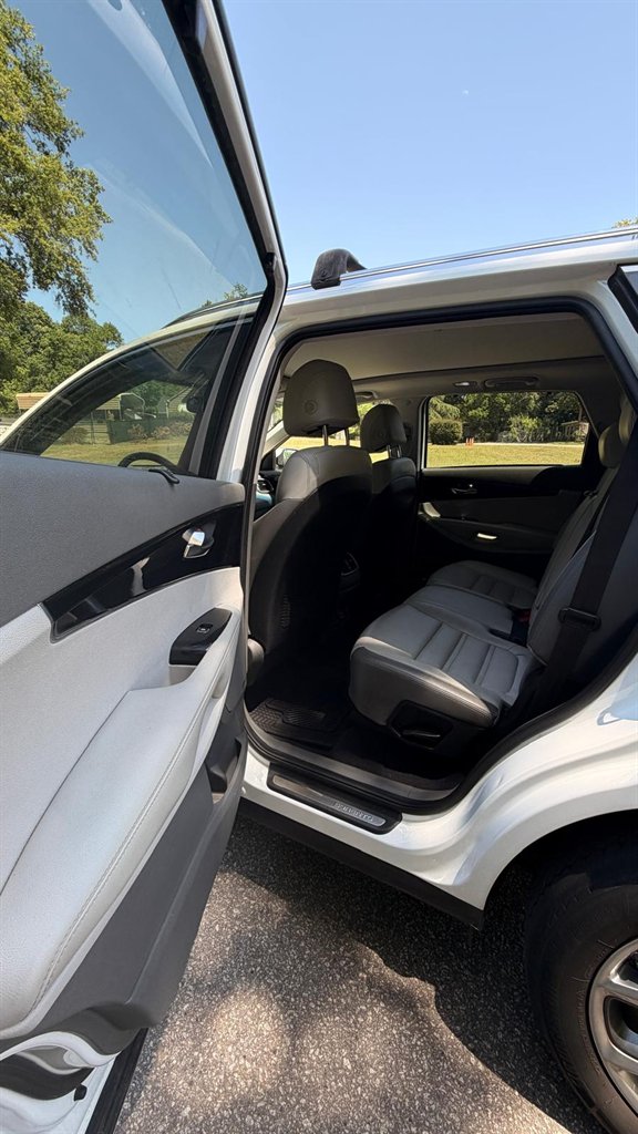 2017 Kia Sorento - $12,995