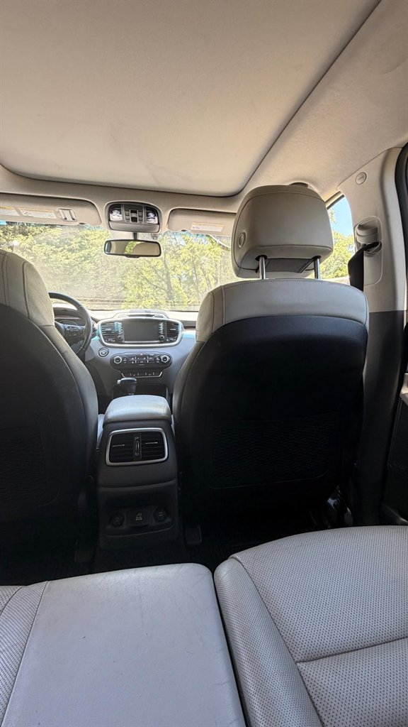 2017 Kia Sorento - $12,995