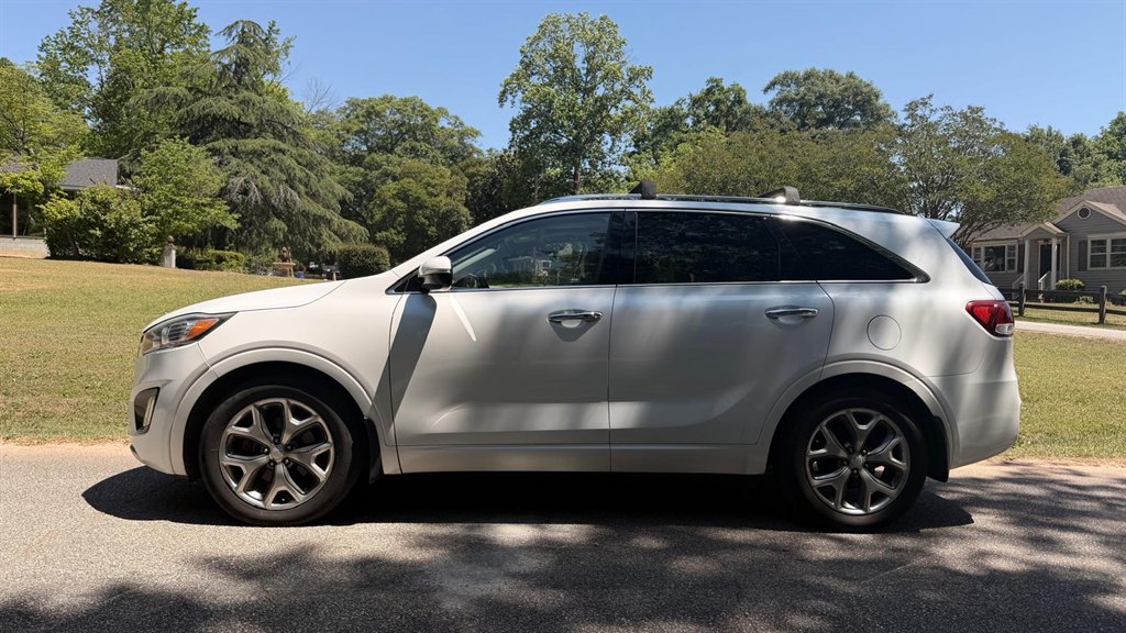 2017 Kia Sorento - $12,995
