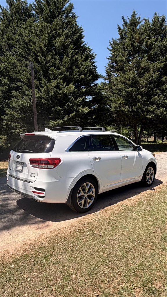 2017 Kia Sorento - $12,995