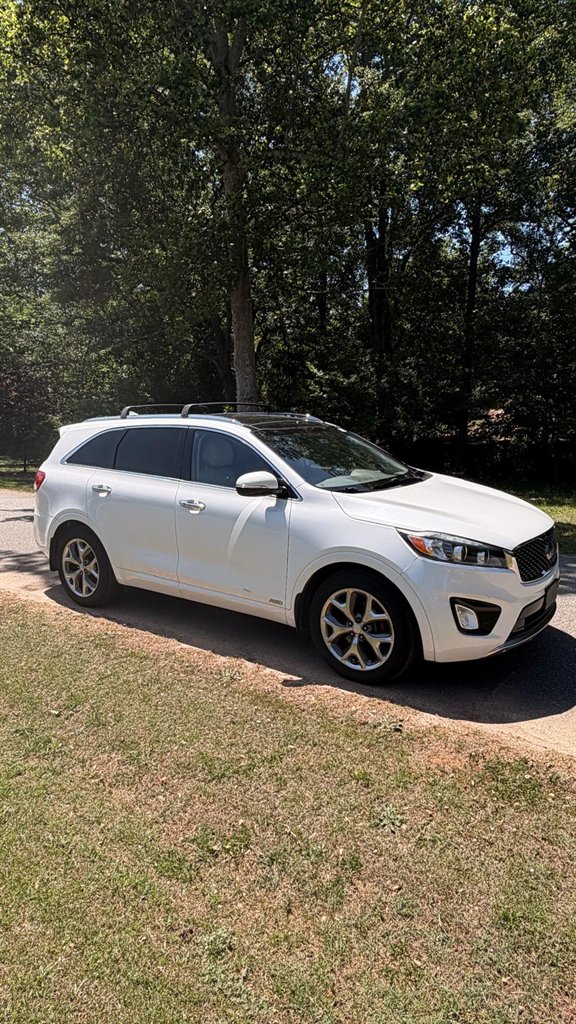 2017 Kia Sorento - $12,995