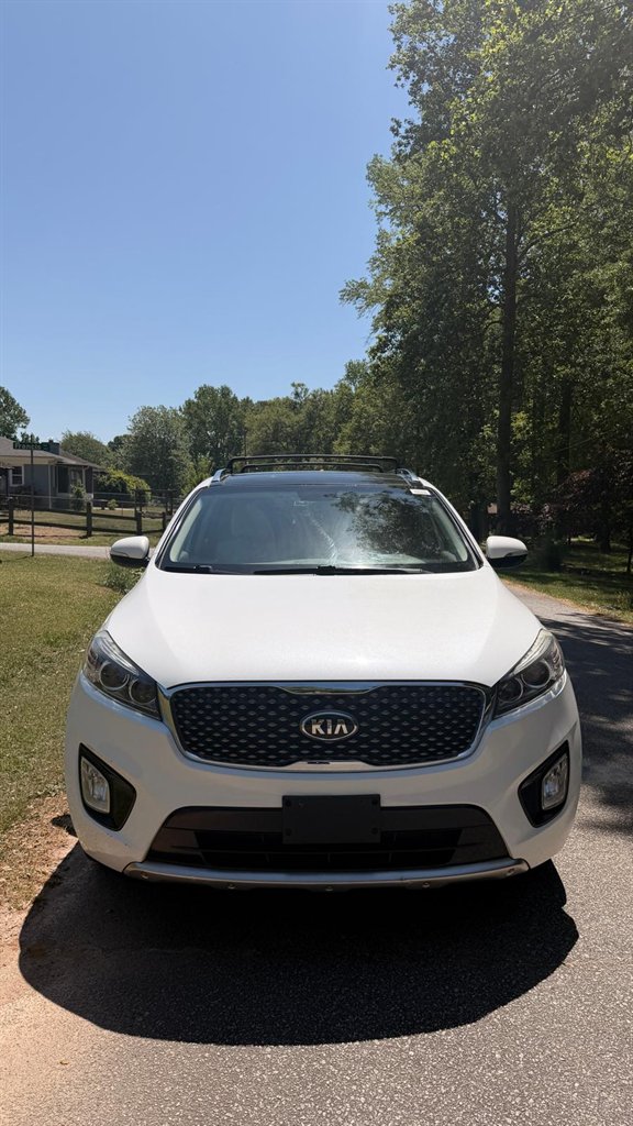 2017 Kia Sorento - $12,995