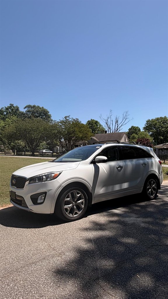2017 Kia Sorento - $12,995