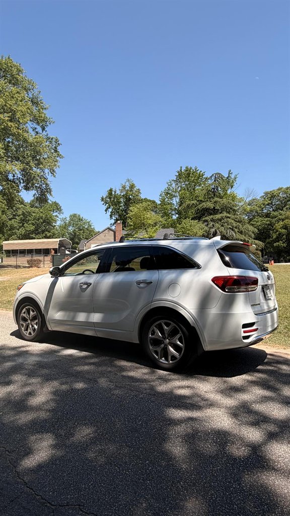 2017 Kia Sorento - $12,995