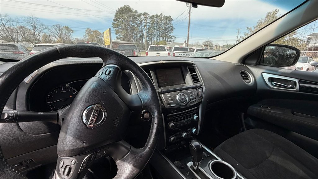 2014 Nissan Pathfinder - $8,495