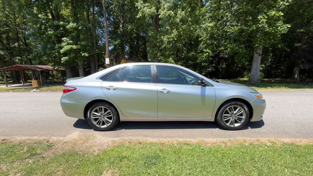 2016 Toyota Camry - $13,995