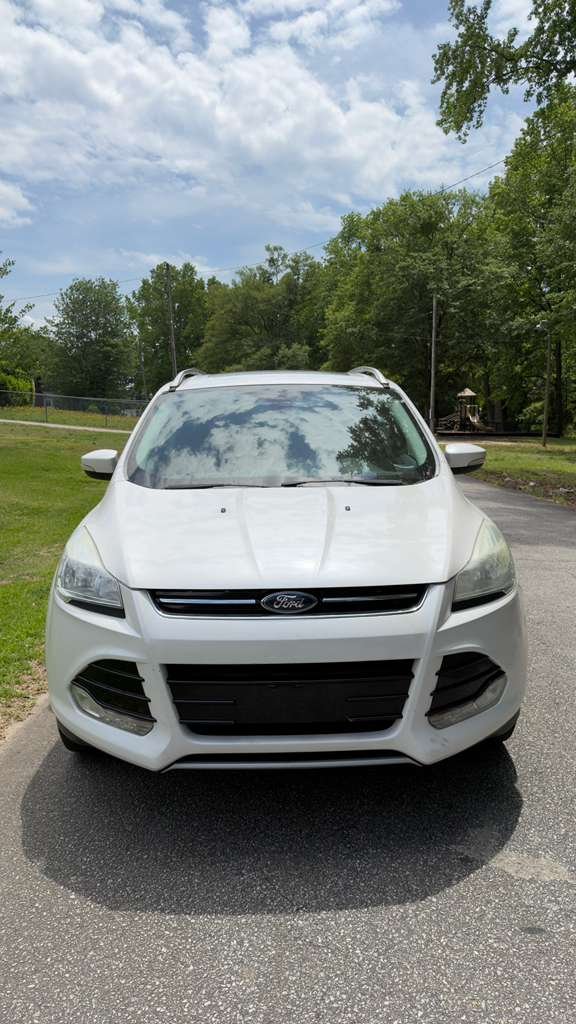 2016 Ford Escape - $12,995