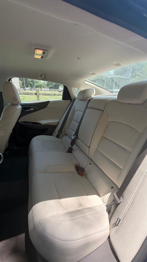 2020 Chevrolet Malibu - $13,995
