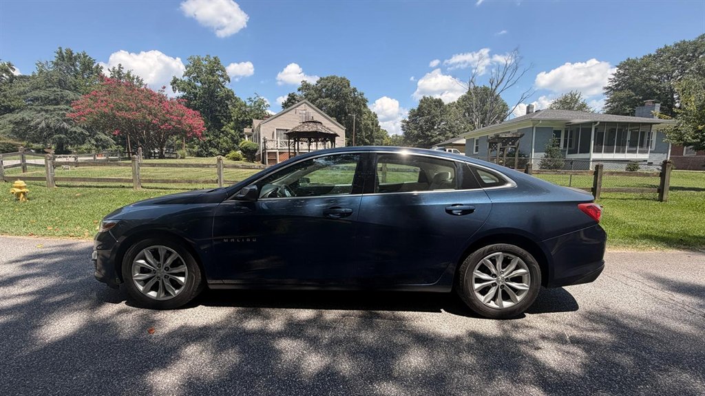 2020 Chevrolet Malibu - $13,995