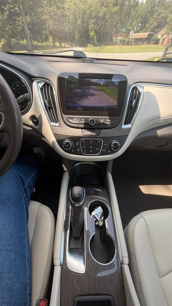 2020 Chevrolet Malibu - $13,995