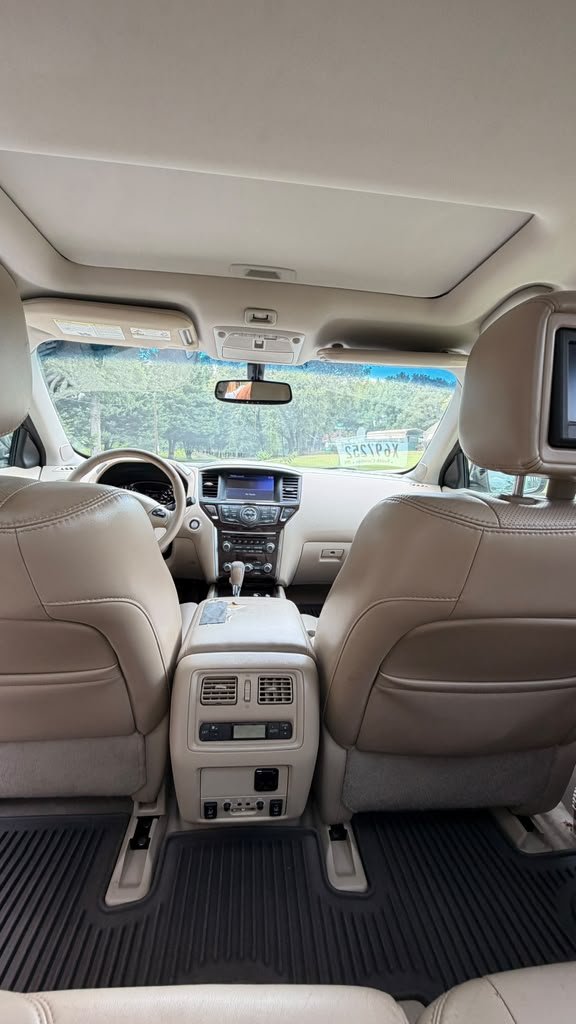 2014 Nissan Pathfinder - $11,995