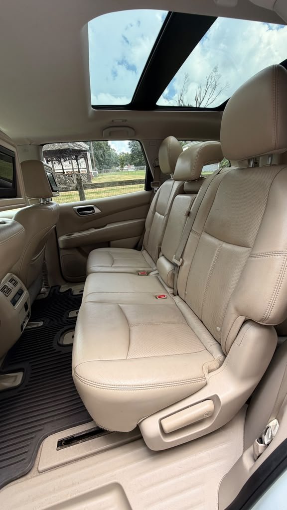 2014 Nissan Pathfinder - $11,995