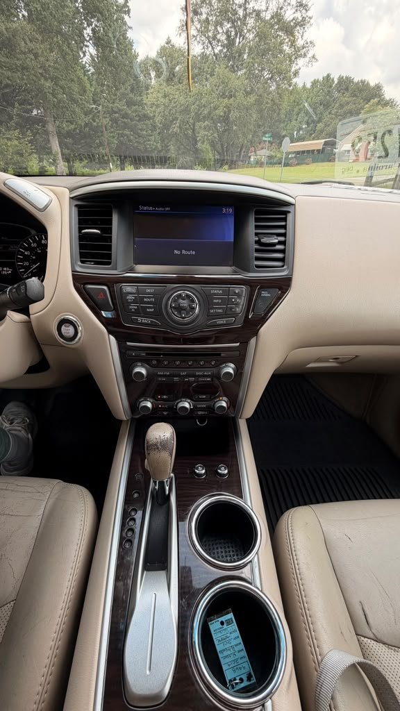 2014 Nissan Pathfinder - $11,995