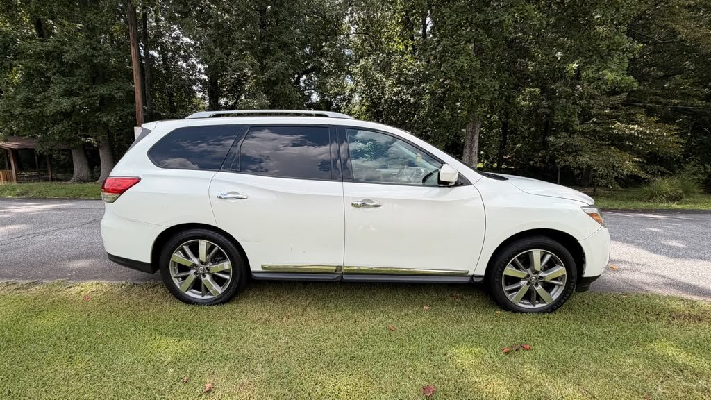 2014 Nissan Pathfinder - $11,995