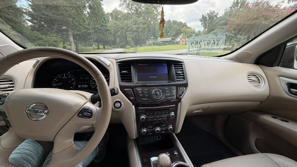 2014 Nissan Pathfinder - $11,995