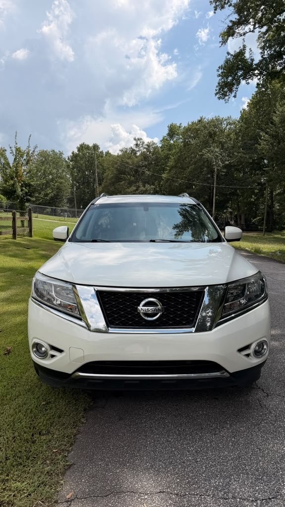 2014 Nissan Pathfinder - $11,995