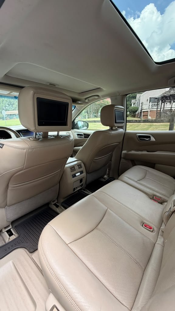 2014 Nissan Pathfinder - $11,995