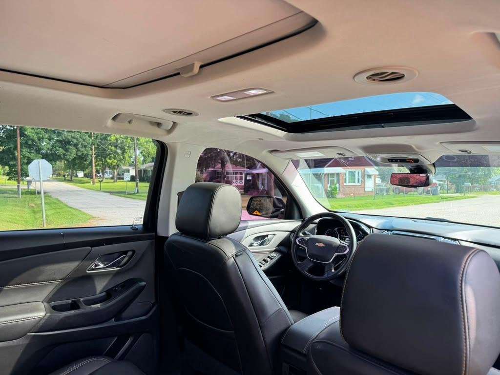 2020 Chevrolet Traverse - $20,995