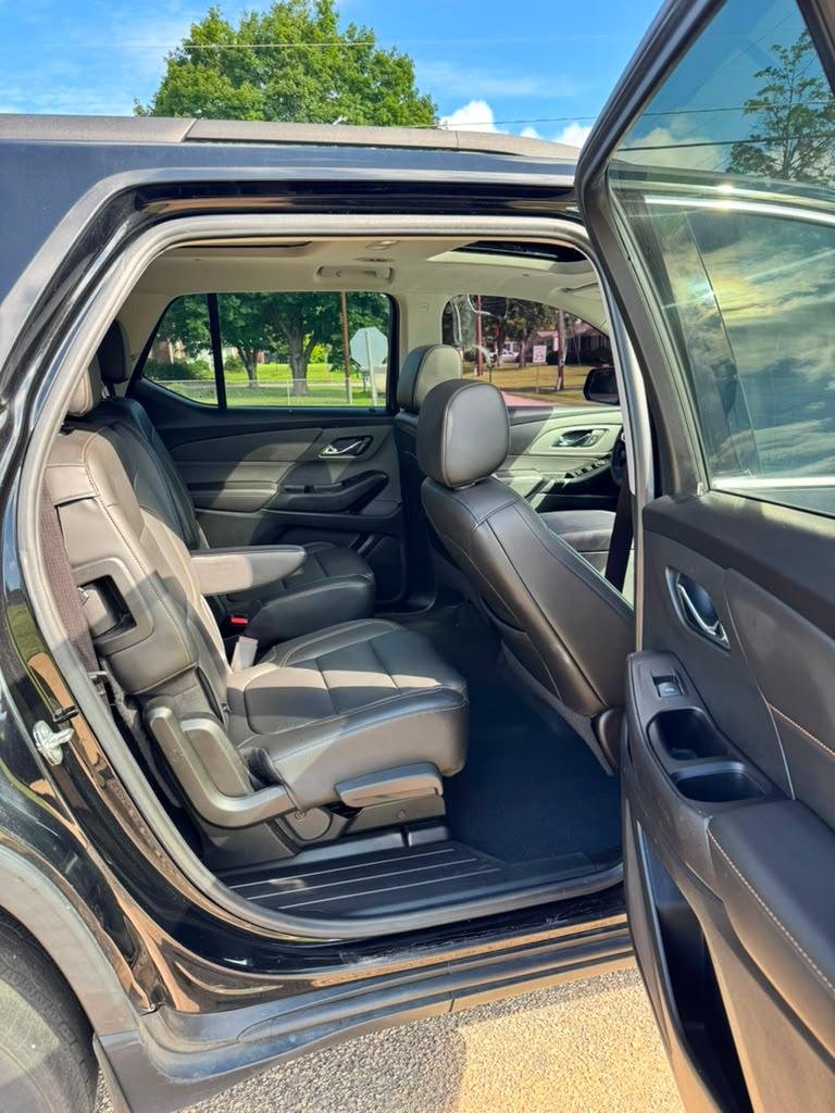 2020 Chevrolet Traverse - $20,995