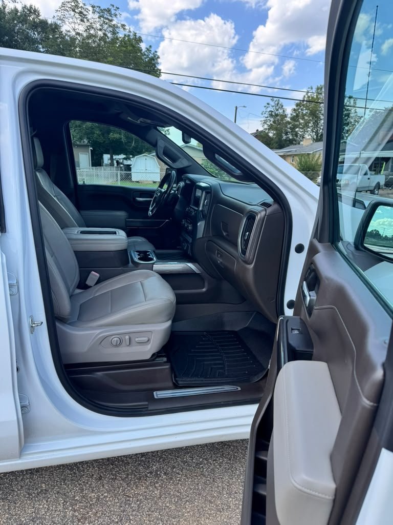 2019 Chevrolet Silverado - $25,495