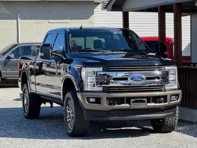 The 2019 Ford F250sd Lariat photos