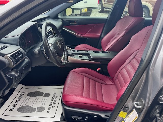 2018 Lexus IS 300 photo