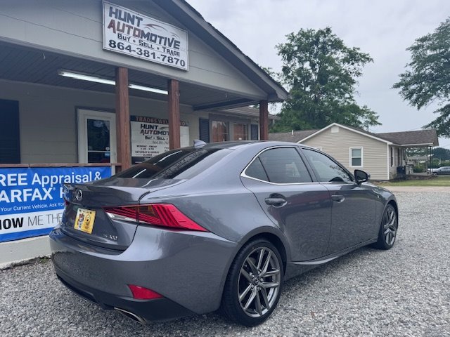 2018 Lexus IS 300 photo