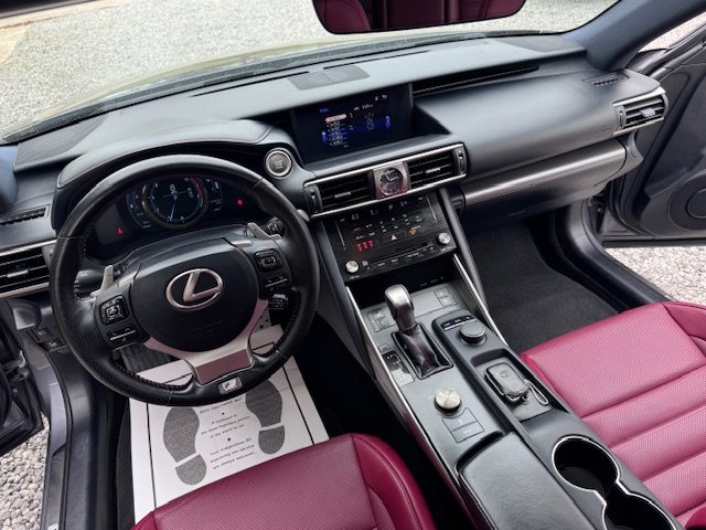 2018 Lexus IS 300 photo