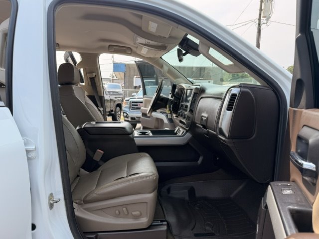2017 Chevrolet Silverado 2500 - $26,500