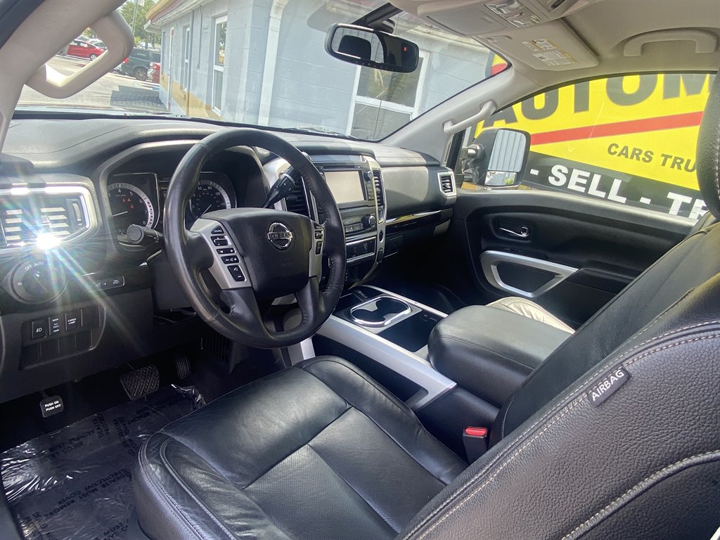 2017 Nissan Titan