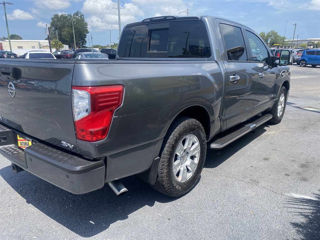 2017 Nissan Titan