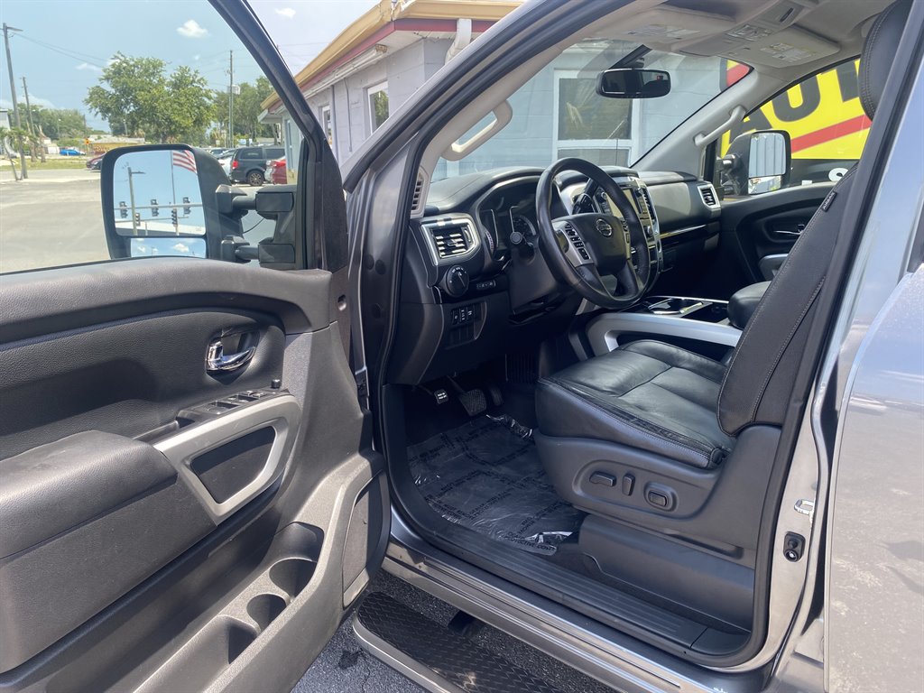 2017 Nissan Titan