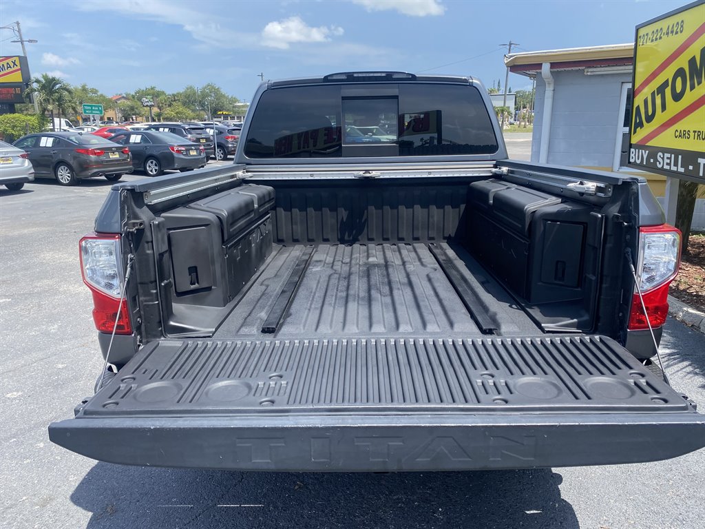 2017 Nissan Titan