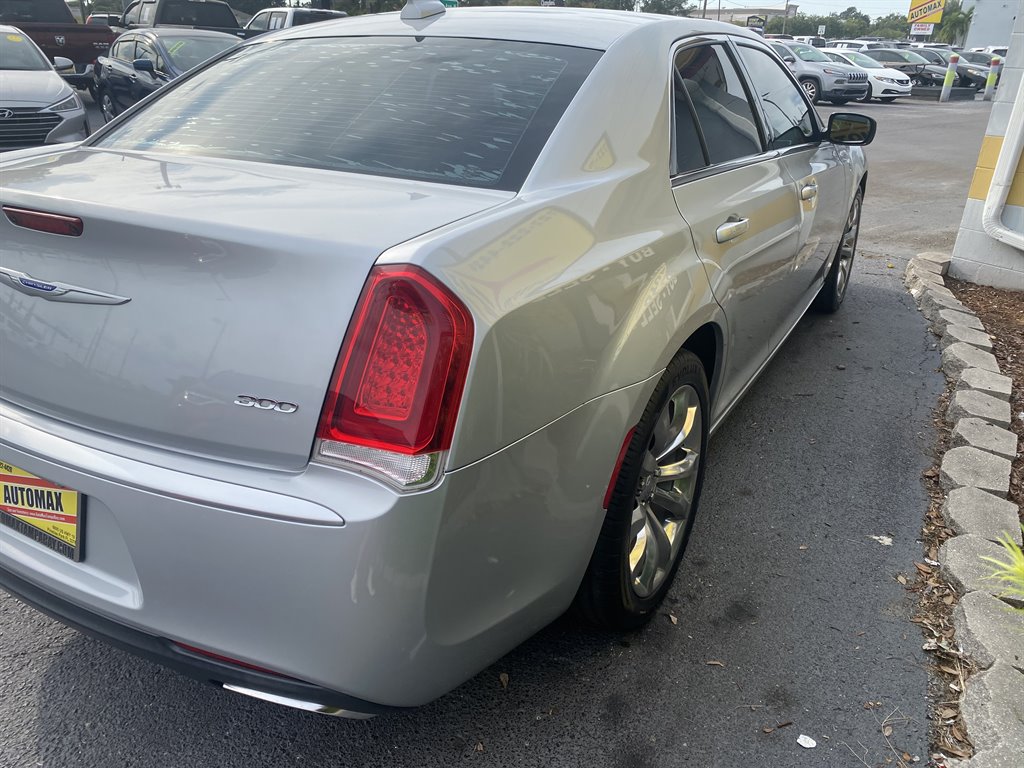 2019 Chrysler 300