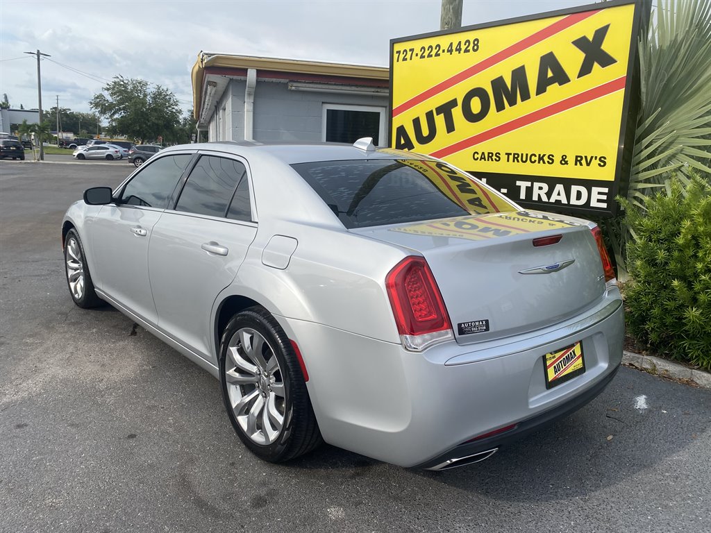 2019 Chrysler 300