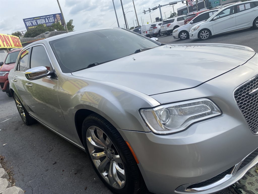 2019 Chrysler 300