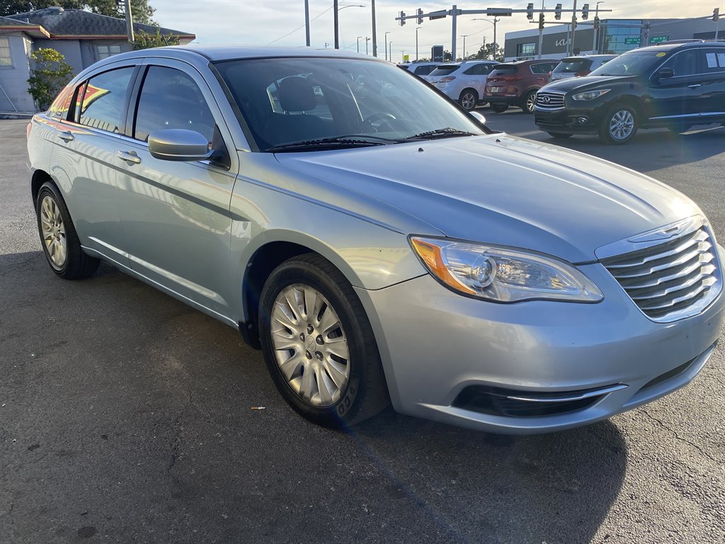2013 Chrysler 200