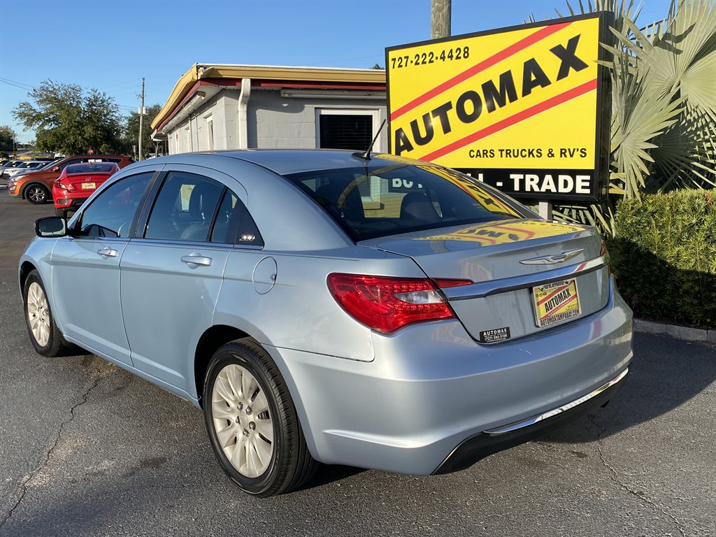 2013 Chrysler 200