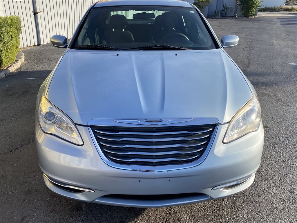 2013 Chrysler 200