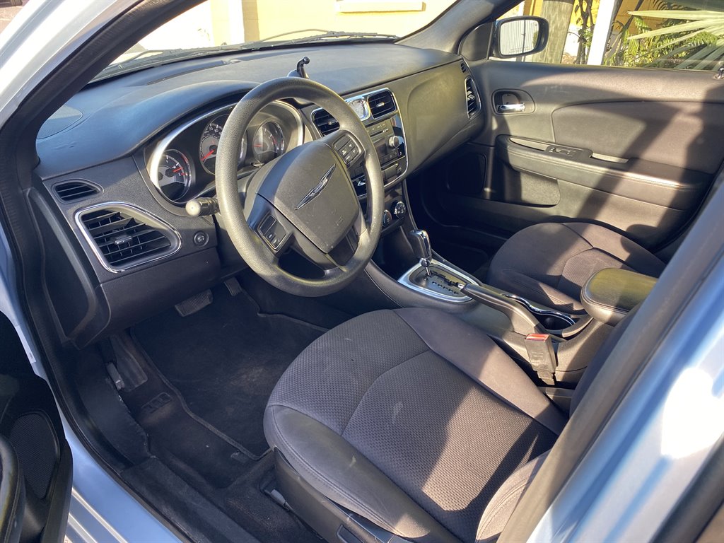 2013 Chrysler 200