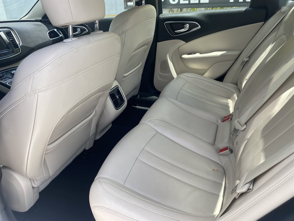 2015 Chrysler 200
