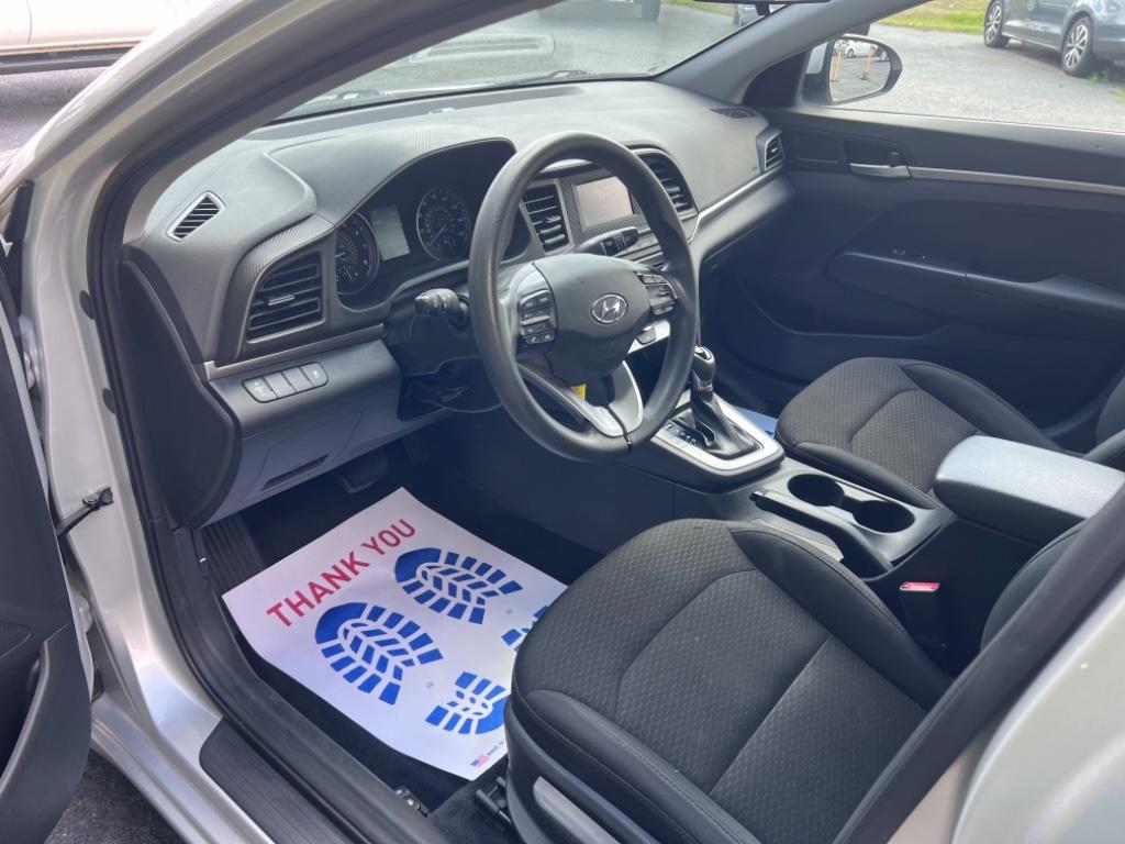2019 Hyundai Elantra SE photo